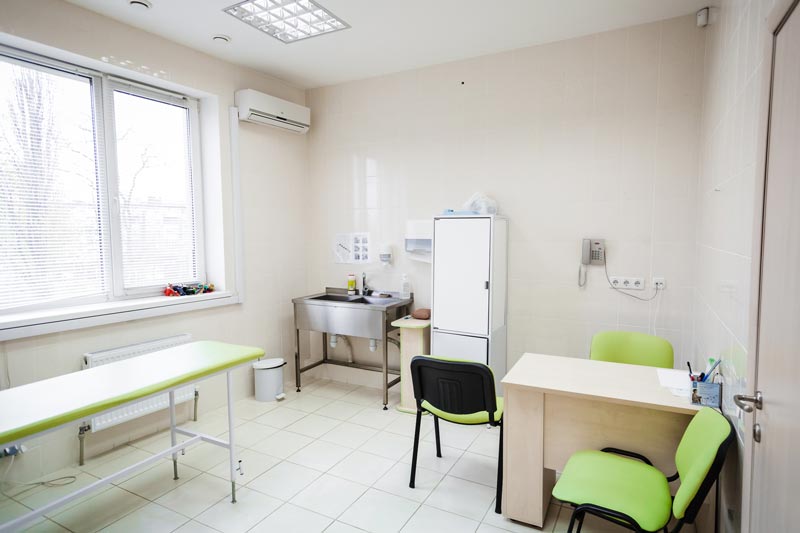 кабінет маніпуляцій у Дейлі МедікалЛазерне видалення вузлів щитовидної залози у Дніпрі — клініка Daily Medical